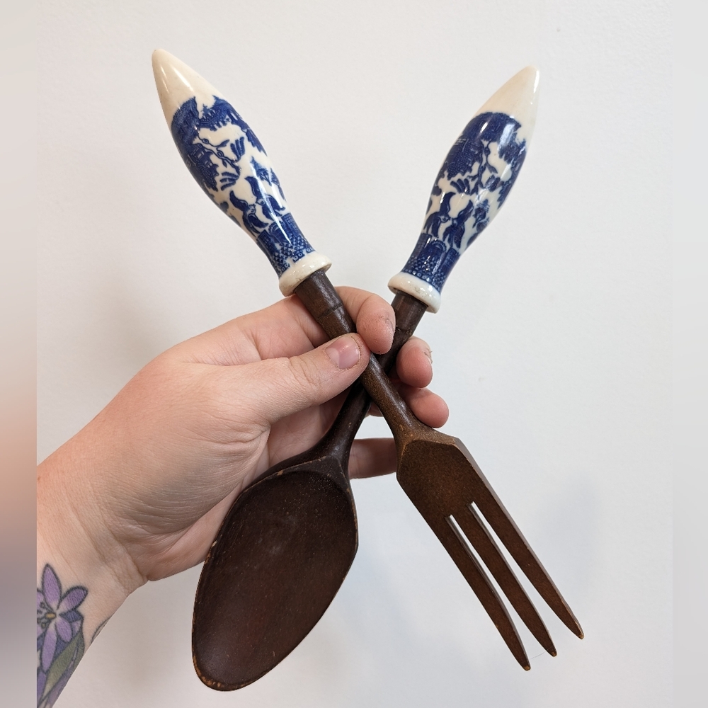 Blue Willow salad servers